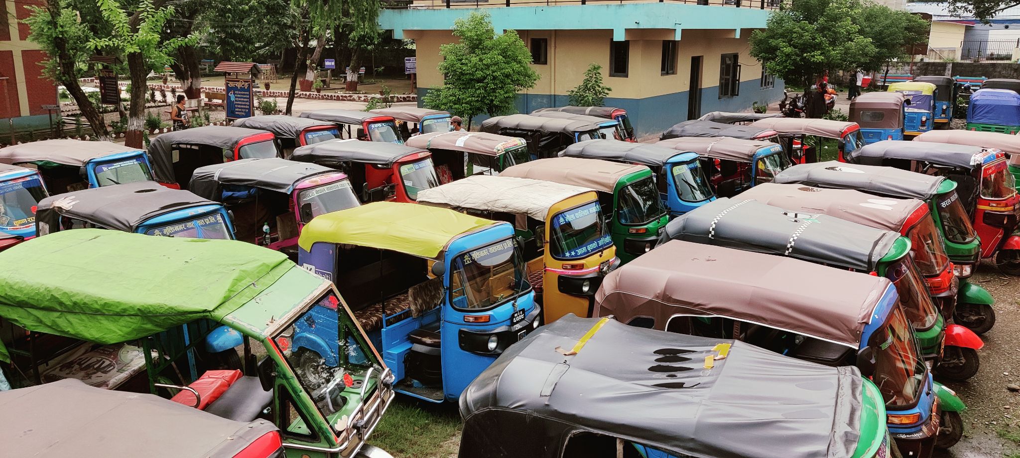 भरतपुर महानगरभित्र निषेधित क्षेत्रमा चल्ने ६५ अटोलाई कारबाही