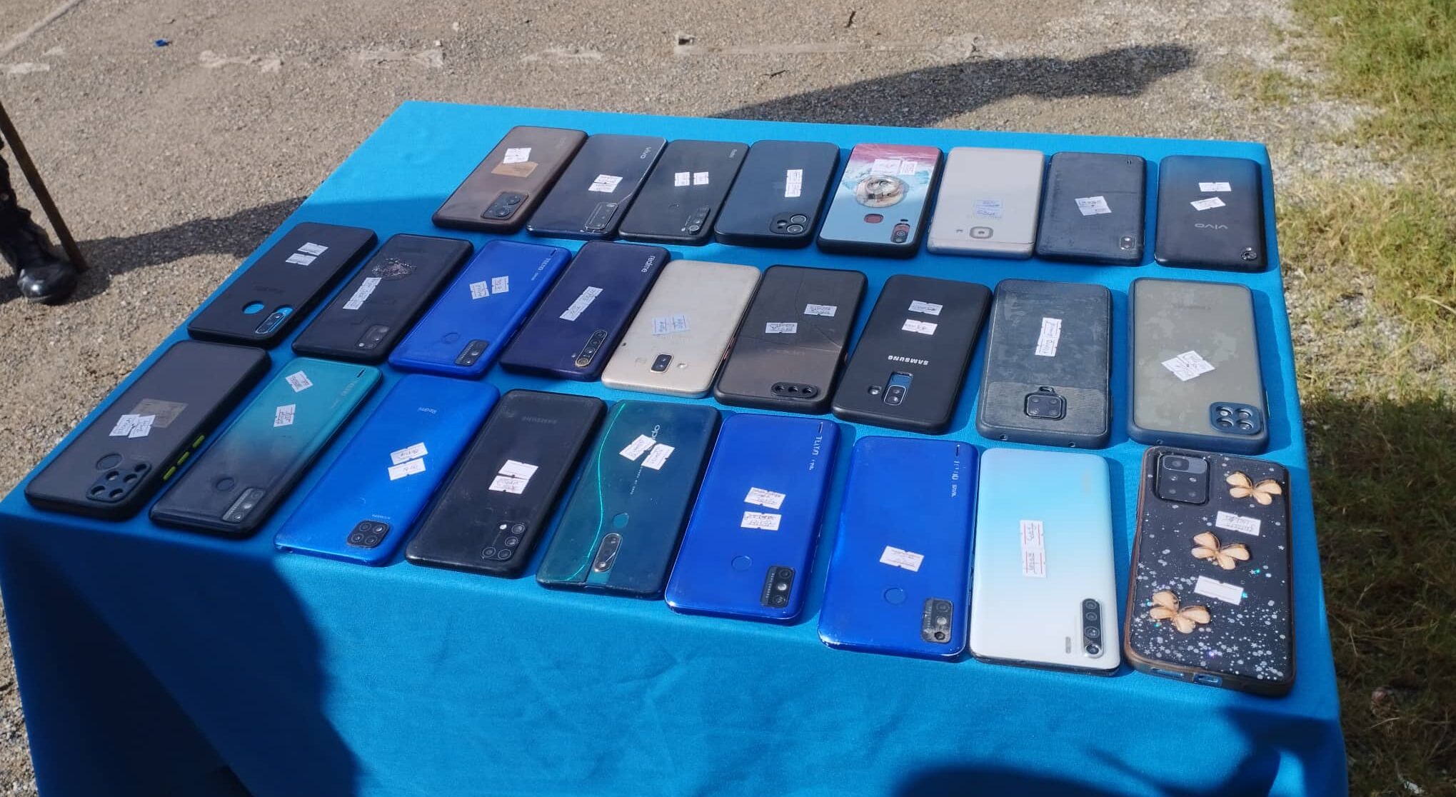 हराएका २६ थान मोबाइल फेला पारी धनिलाई जिम्मा