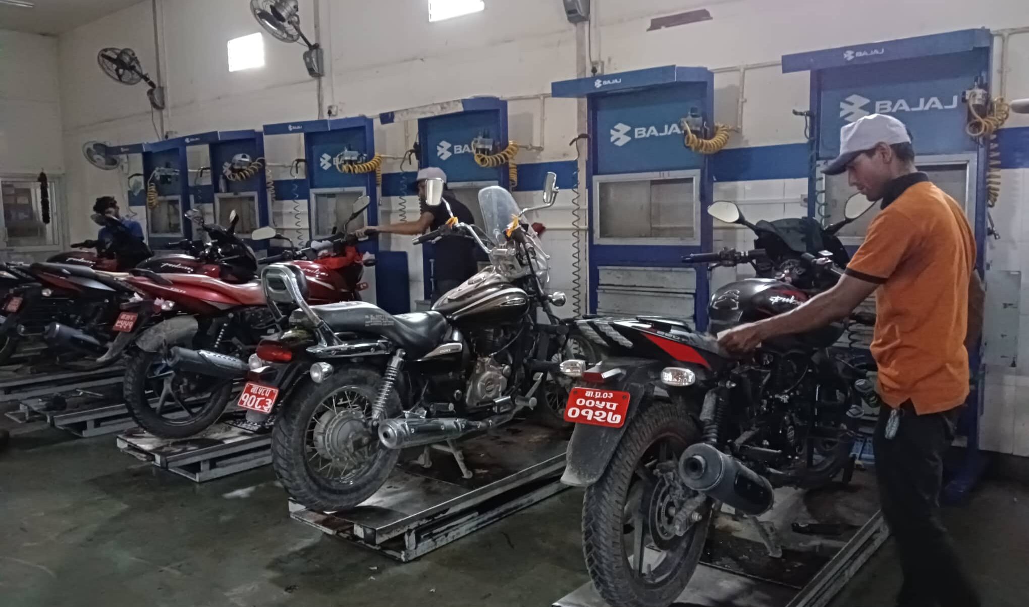 बजाज बाईकका ग्राहकलाई चाडपर्वको बहारः एनके मोर्टसमा निःशुल्क सर्भिसङ्ग देखि, पार्टससम्मको छुट सुविधा