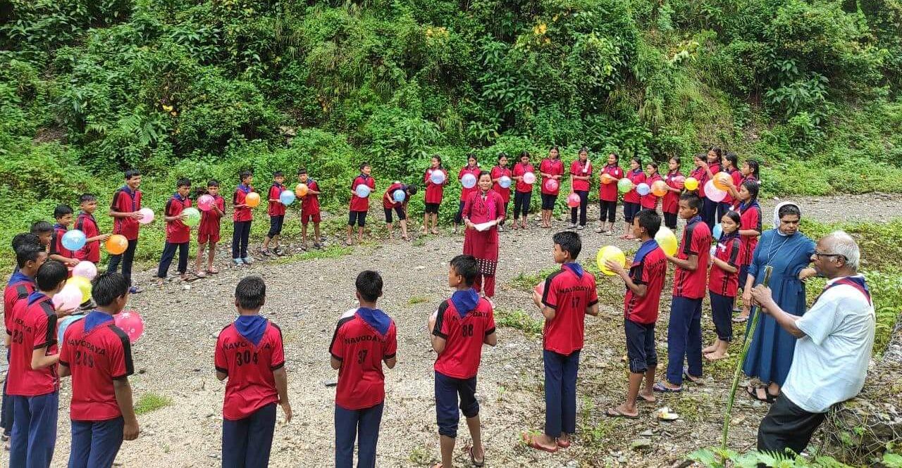 खैरहनीमा नवोदय स्काउट ट्रुपको पदयात्रा तथा प्रतिभा खोजी कार्यक्रम