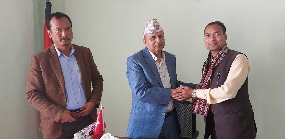 जसपाका नेता श्रीपाइली एमालेमा प्रवेश