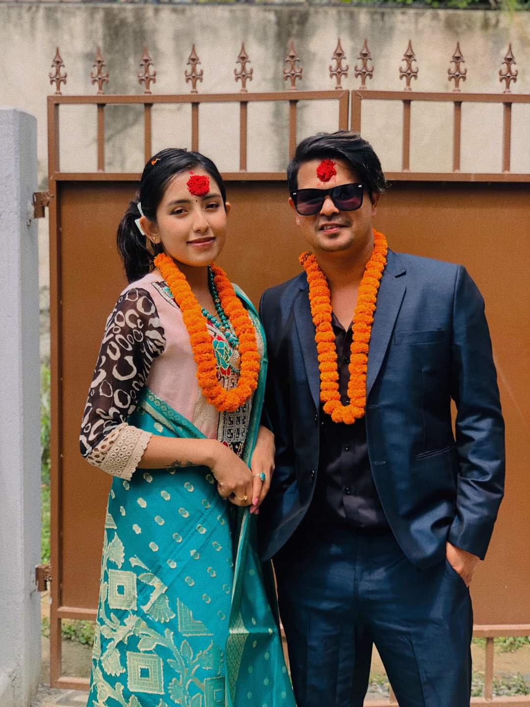 गायक कमल खत्री र गायिका मेलिना मैनालीले गरे इन्गेजमेन्ट