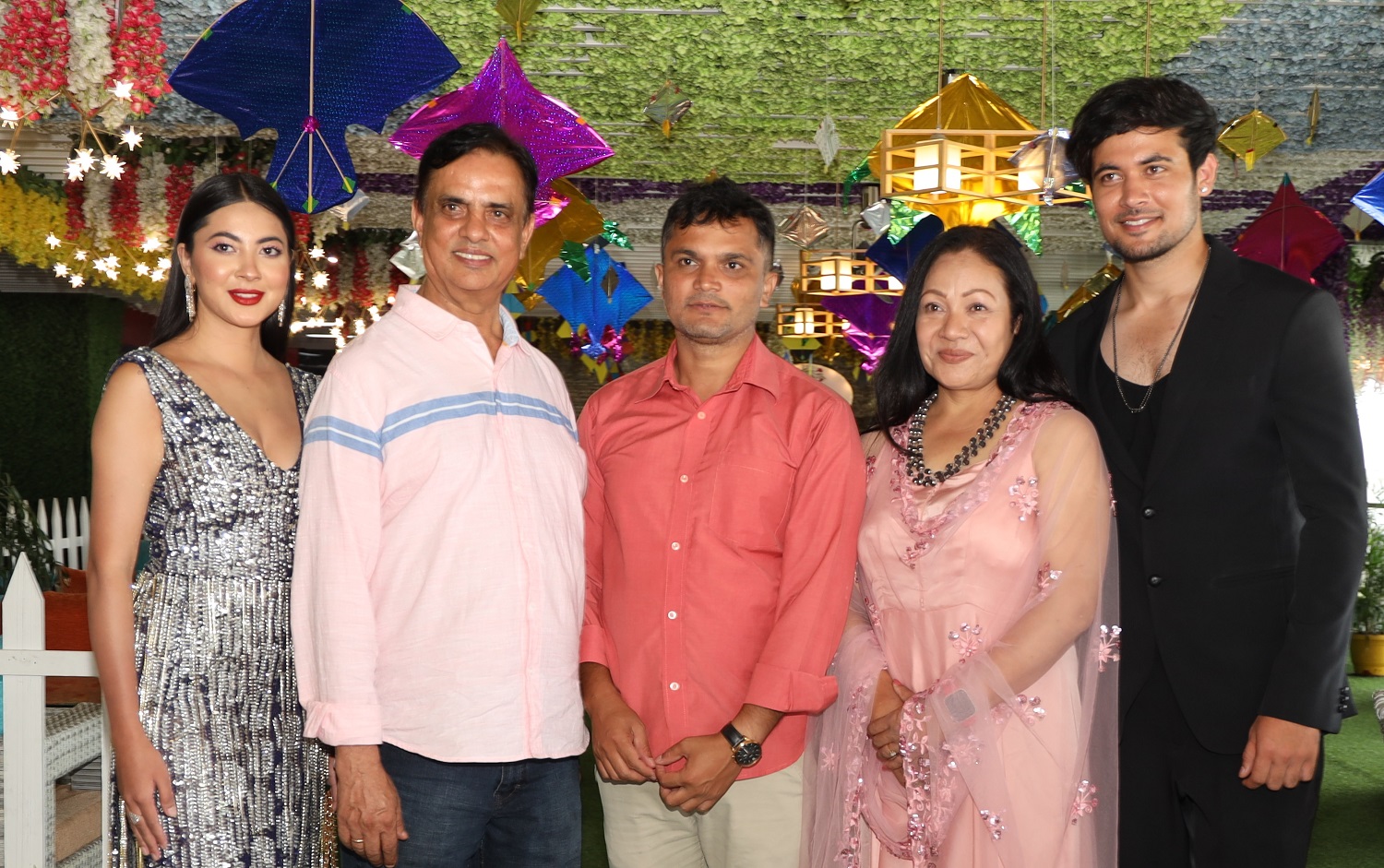 बजारले कलात्मक र व्यावसायिक फिल्मको मिश्रण खोजिरहेको छः हरिवंश आचार्य