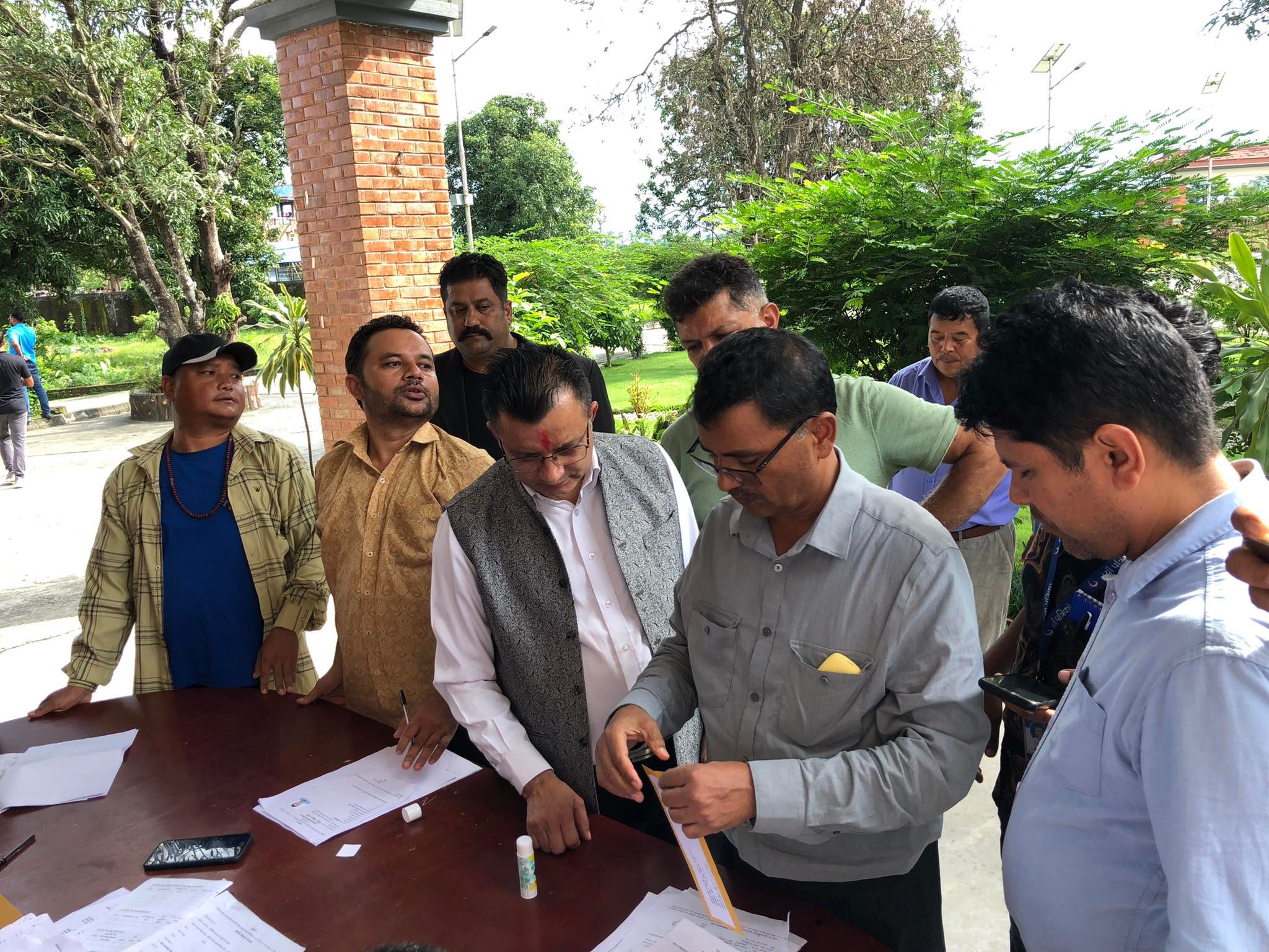 चितवनमा प्रतिनिधि सभा सदस्यमा तीन पदको लागि ५८ जनाको उमेदवारी