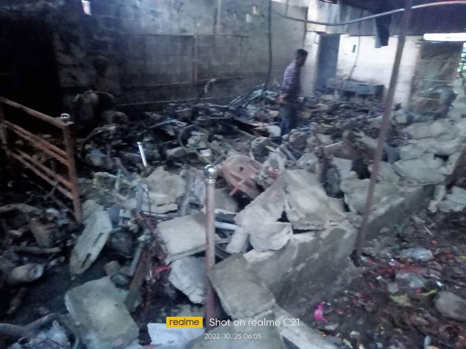 सौराहास्थित एक ग्यारेजमा आगलागी, क्षतीको विवरण आउन बाँकी