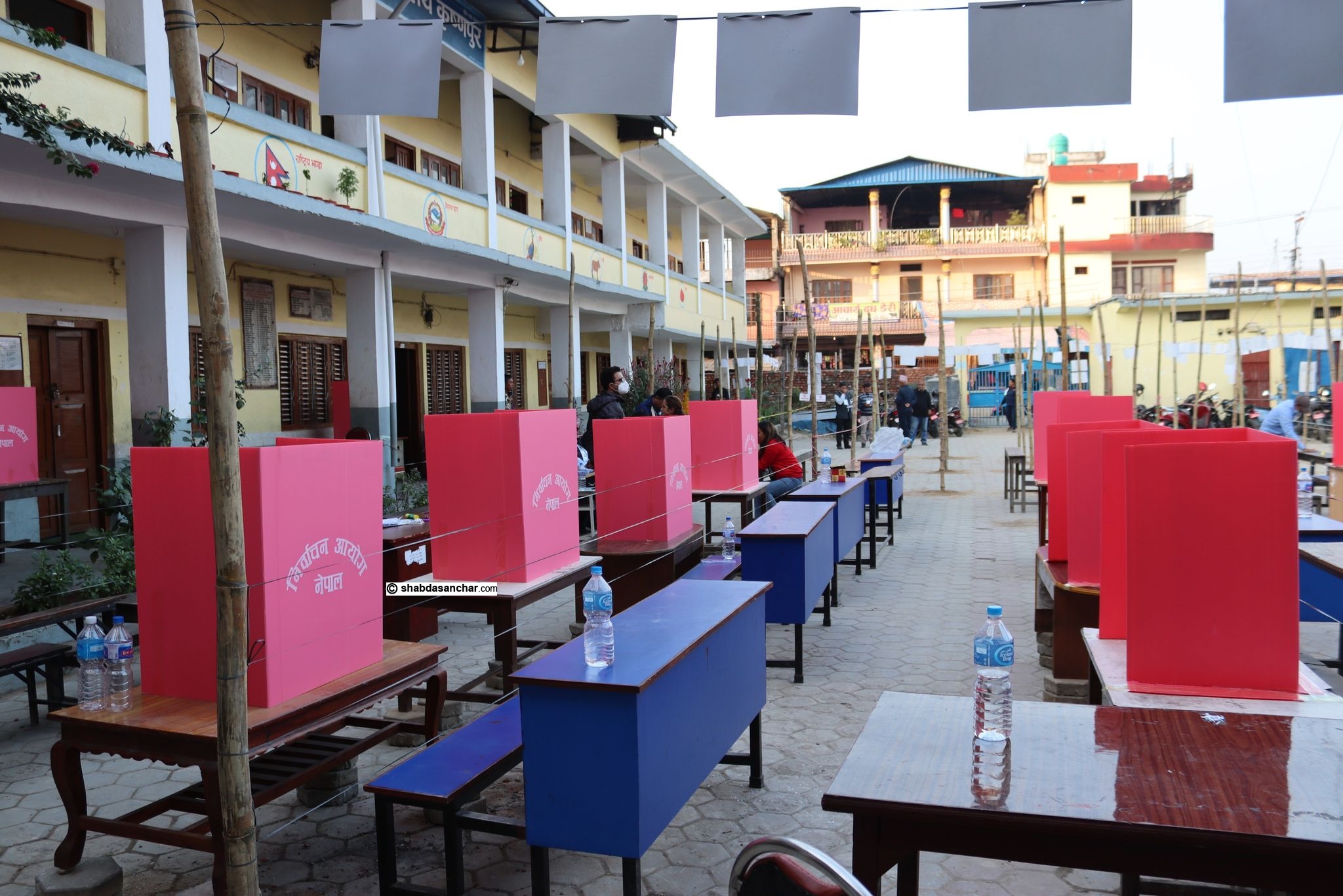 निर्वाचन आयोगले तोकेको मतदान गर्ने समय सकियो