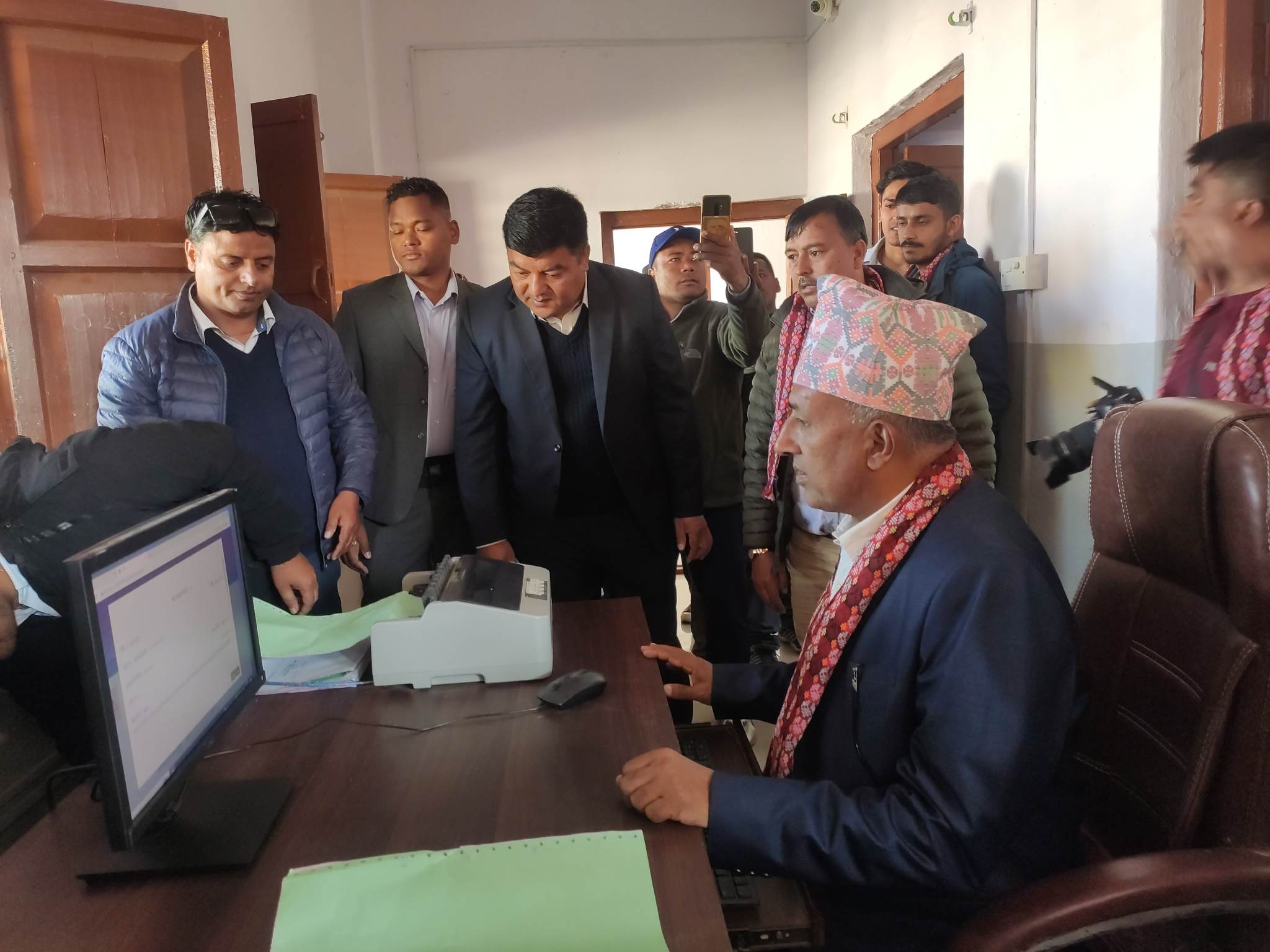 ‘पावर’मा हुँदा रोक्न खोजेका दाहालले चुनाव हारेपछि उद्घाटन गरे यातायात कार्यालय