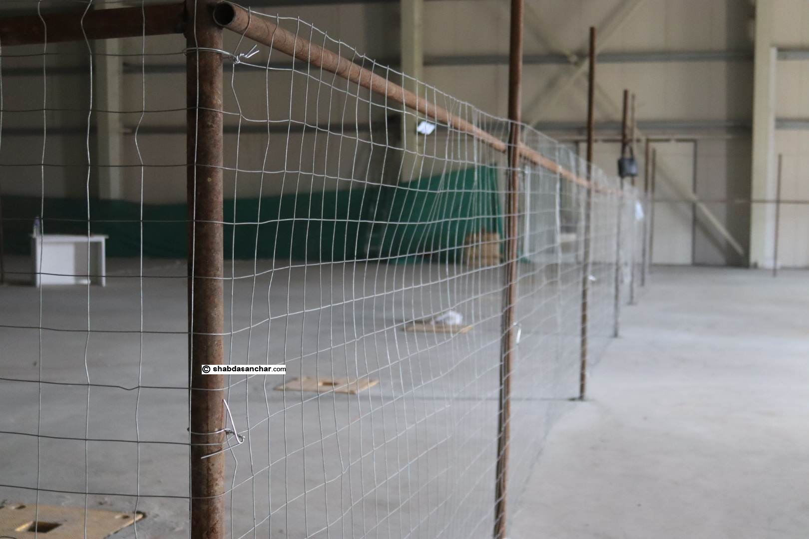 मतगणना स्थलमा मतपत्रको सुरक्षार्थ तारजाली (भिडियो)