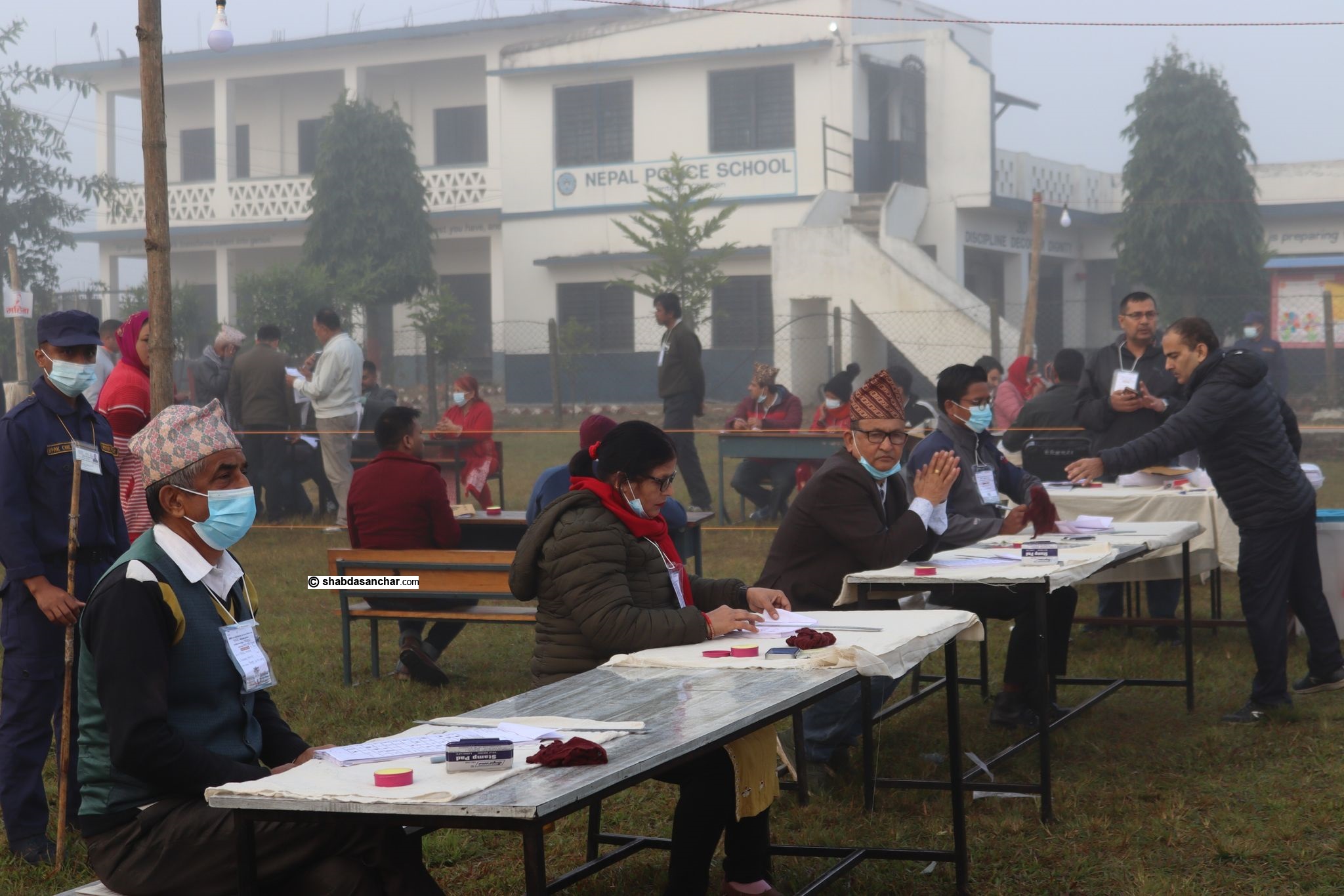 दिउँसो ३:३० सम्म देशभरका १५ मतदान केन्द्रमा मतदान कार्य स्थगित