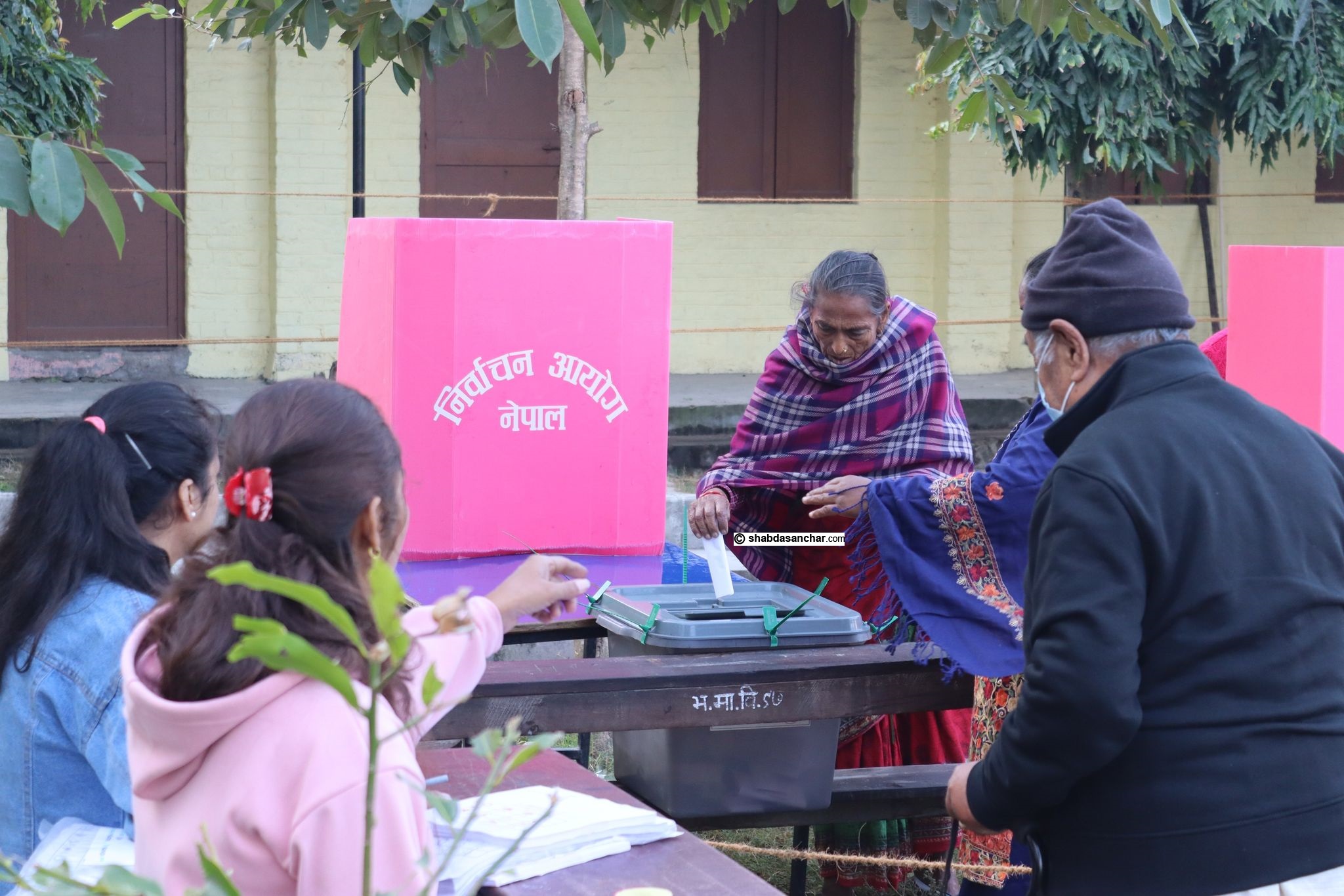 चितवनमा करिब ५३ प्रतिशत मत खस्यो