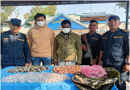 लागुऔषधसहित २ जना चितवन प्रहरीको नियन्त्रणमा