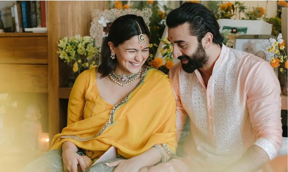 छोरीको आमावुवा बने आलिया भट्ट र रणवीर कपुर