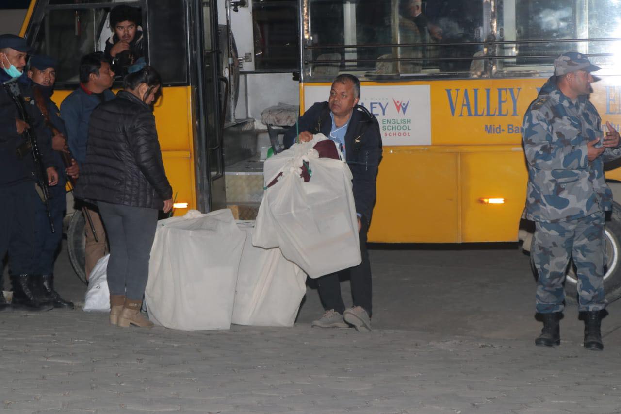 काठमाडौंमा मतपेटिका संकलन सुरु