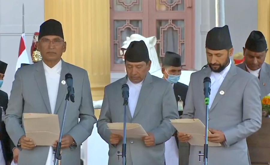 तीन उपप्रधानमन्त्रीसहित आठ सदस्यीय मन्त्रिपरिषद गठन