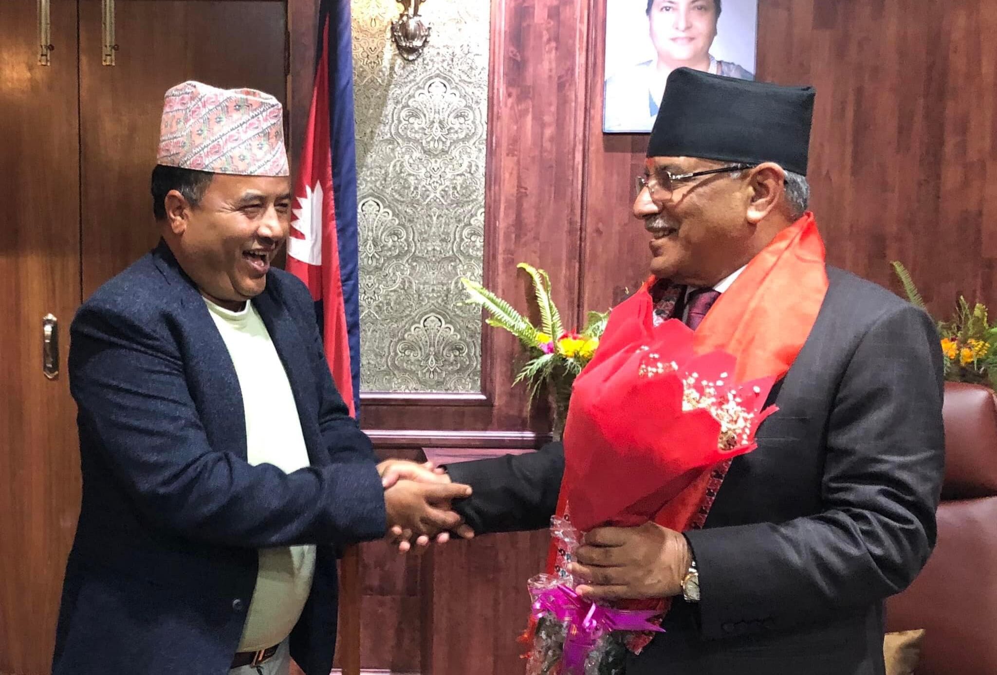 प्रचण्डलाई बधाई दिँदै महेश बस्नेतले भने–सहकार्य गर्दै जानुपर्छ