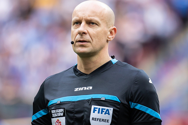 पोल्यान्डका रेफ्री मार्चिनियाकले खेलाउँदै छन् विश्वकप फाइनल