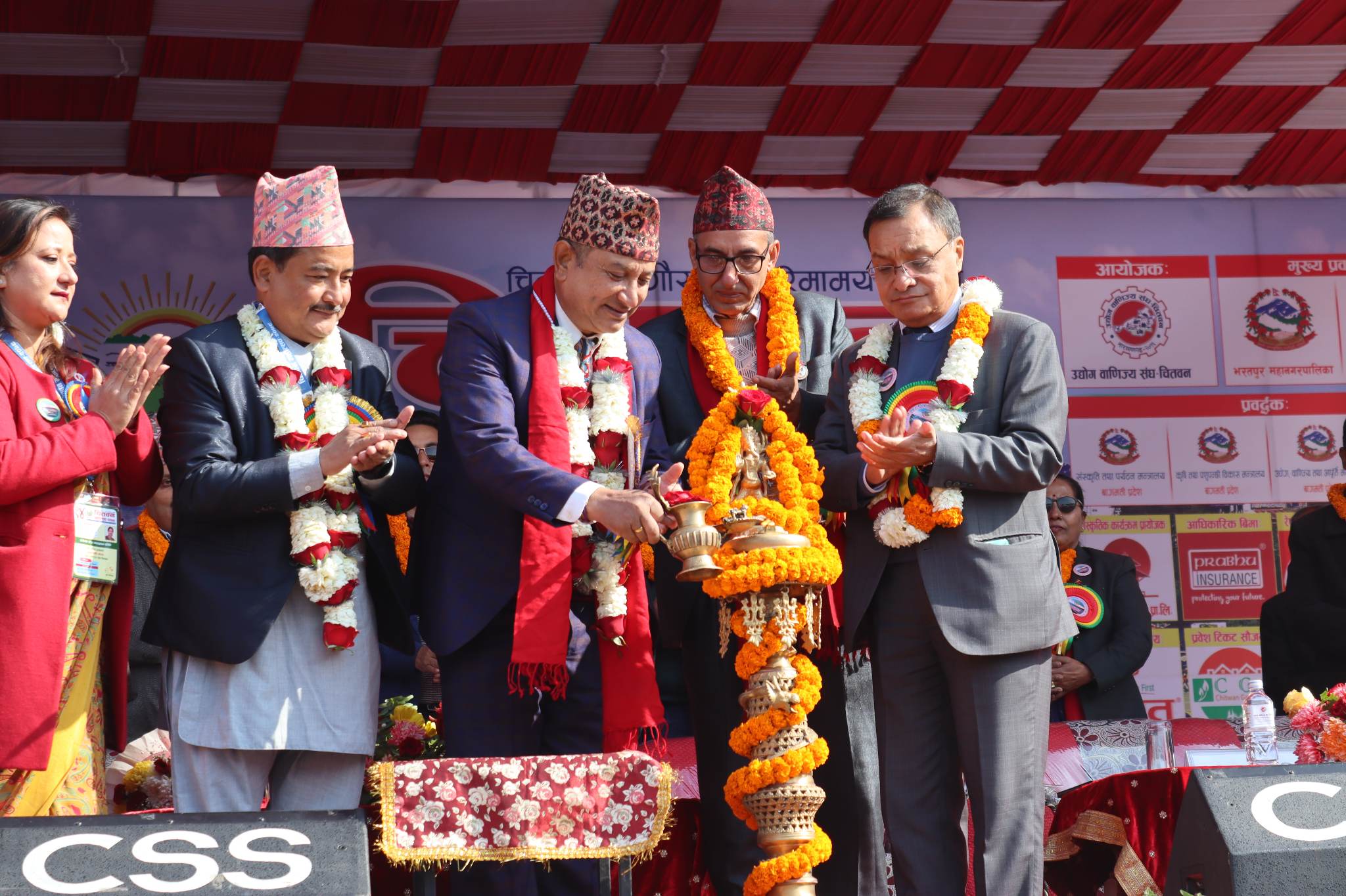 अर्थमन्त्री पौडेल नआएपछि बागमती प्रदेशका उद्योगमन्त्री श्रेष्ठले गरे महोत्सवको उद्घाटन