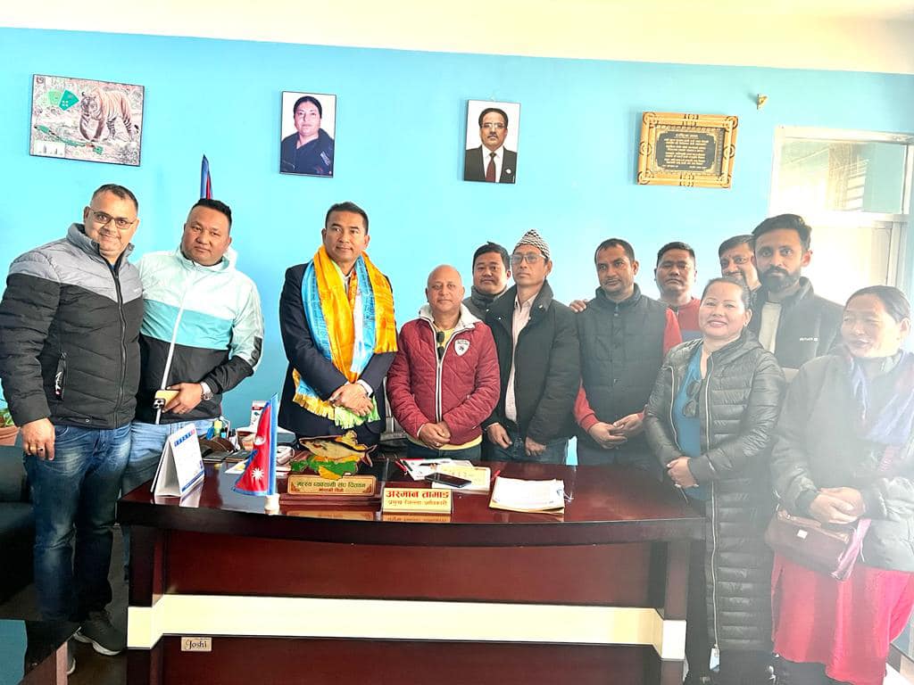 माछा व्यवसायीले सिडिओ तामाङलाई गरे बिदाई