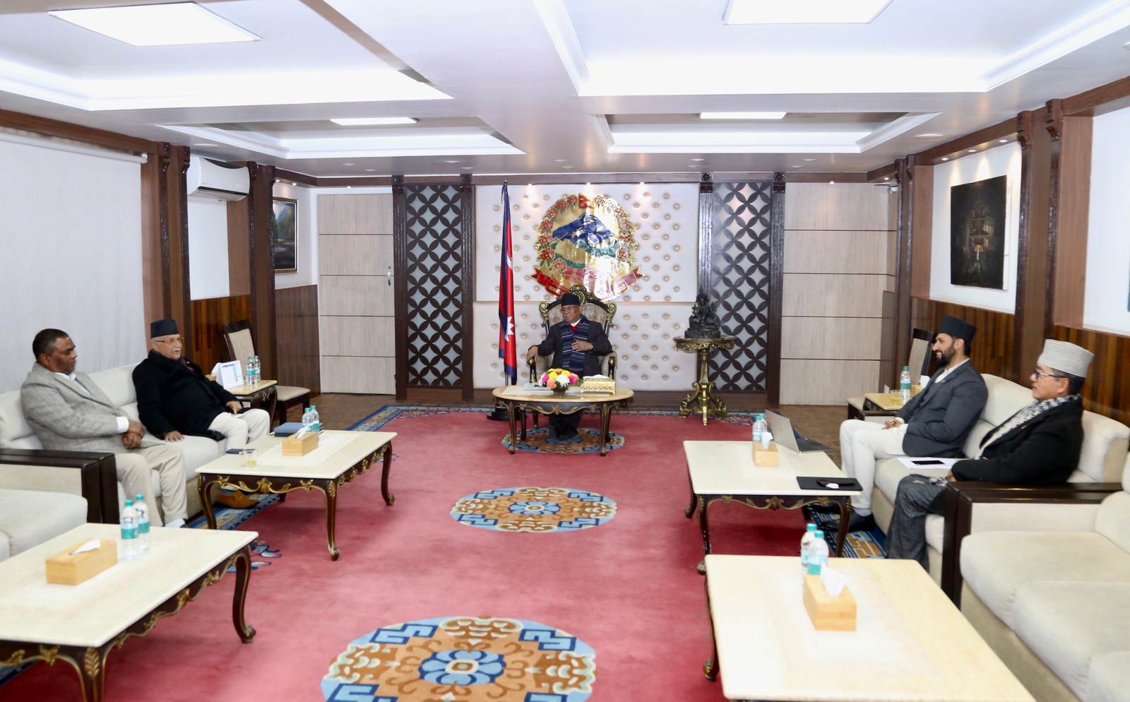 सत्ता गठबन्धनको बैठक बालुवाटारमा जारी