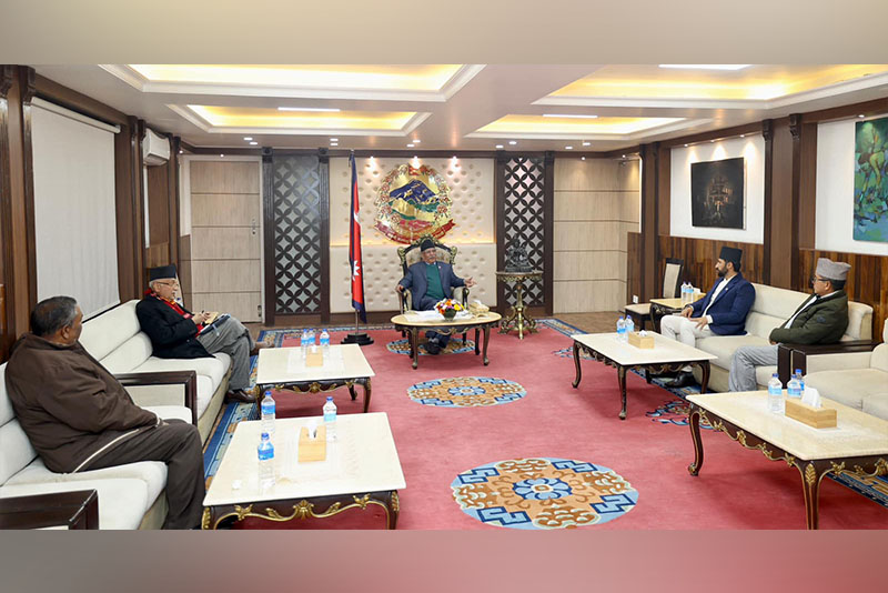 सत्ता गठबन्धनमा चरम अविश्वास, प्रचण्डले देउवा र ओलीसँग निर्णायक वार्ता गर्दै