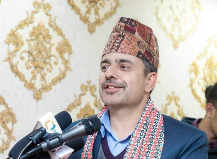 रास्वपा चितवनका सभापति सापकोटाद्वारा पार्टी पारित्याग