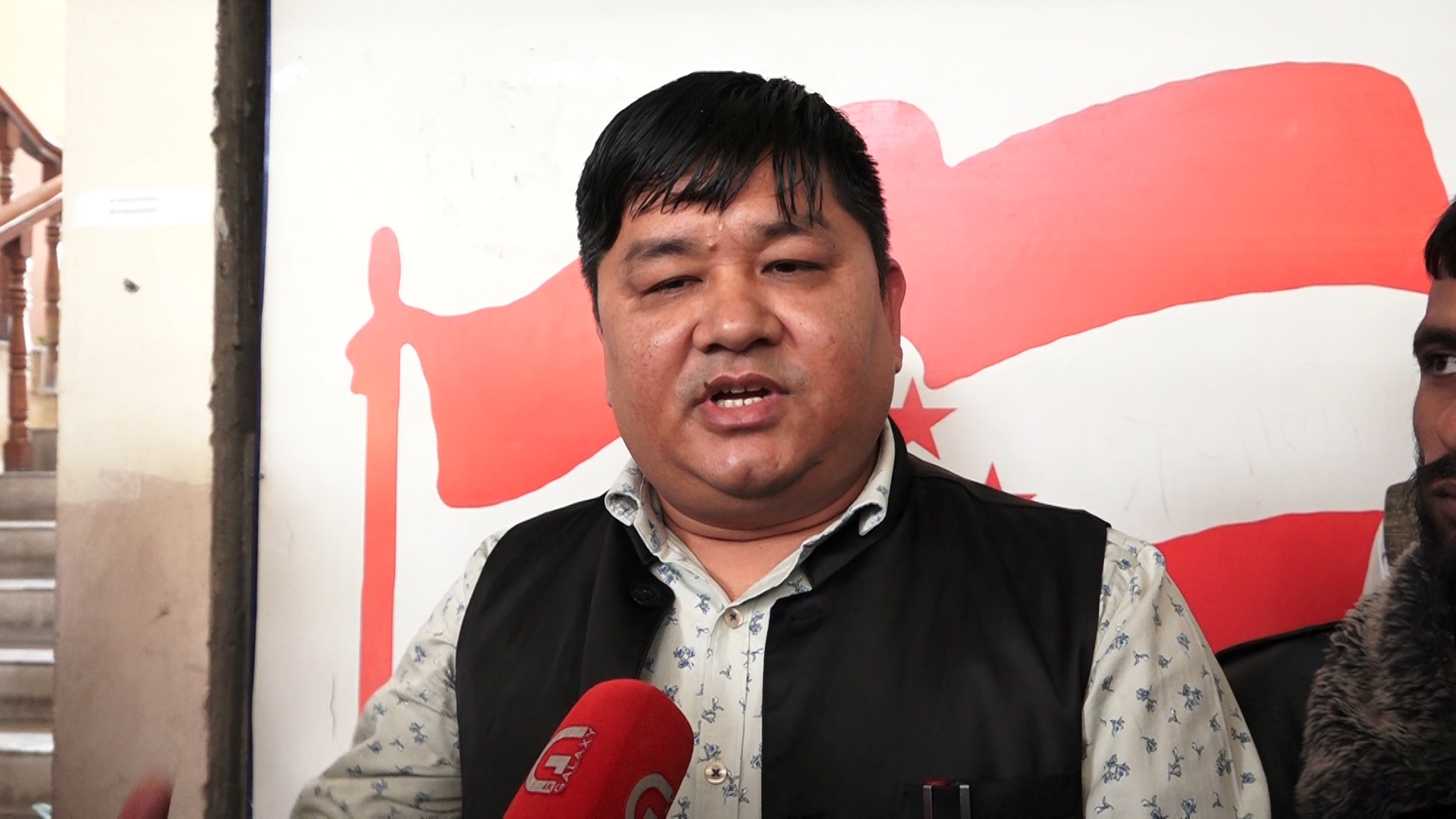 मंसिरको हावाहुरी वैशाखमा आउँदैन, चितवनमा रविले हार्छन्: जितनारायण