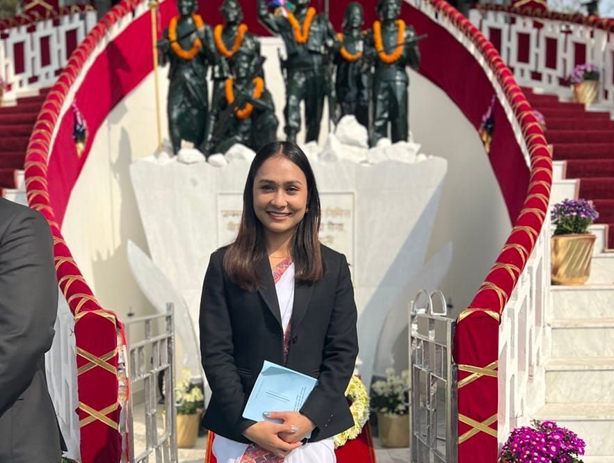 सांसद डाँगीले विज्ञापन गरेर मागिन् स्वकीय सचिव