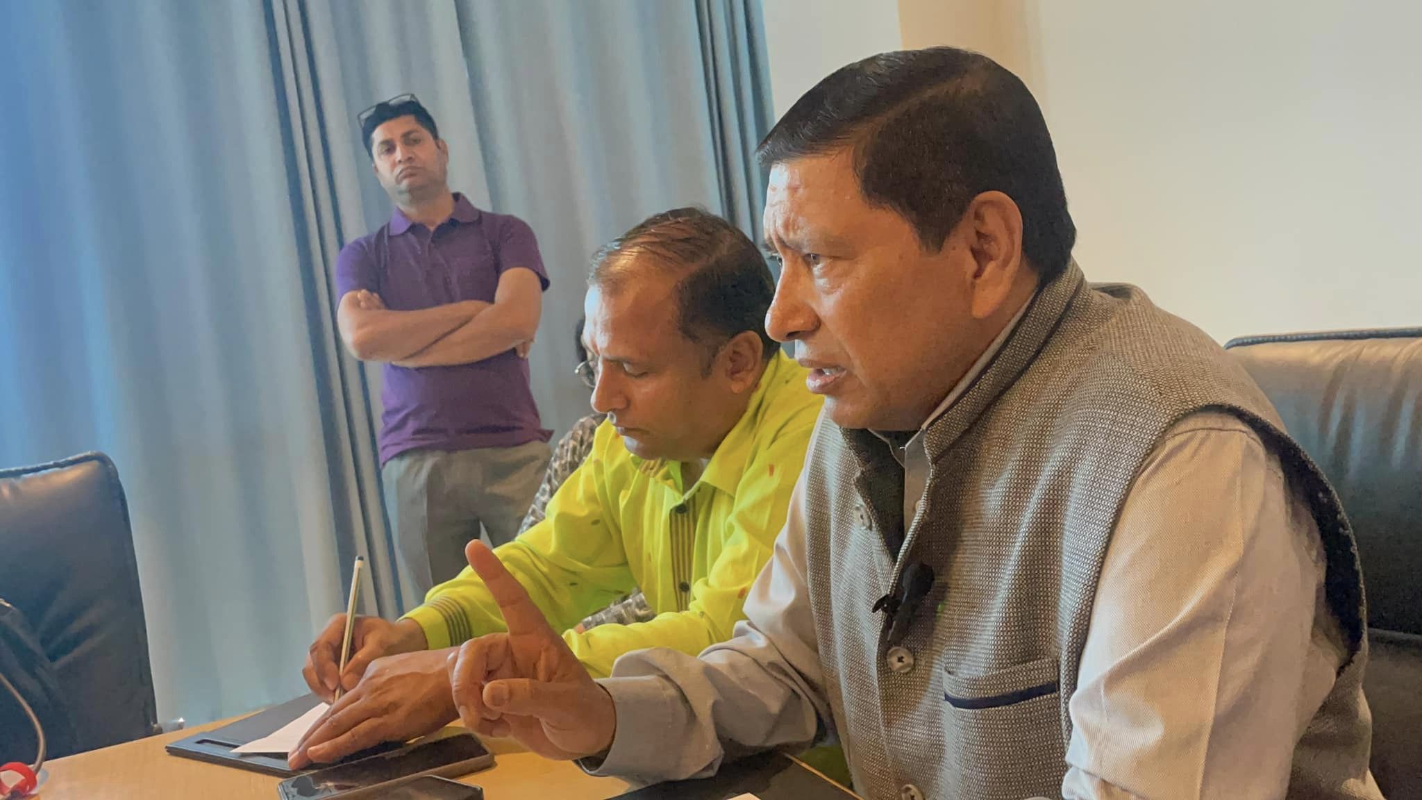 बालेनलाई गृहमन्त्रीको जवाफ–‘जानकारी दिएर मात्र हुँदैन, हामीलाई कन्भिन्स गर्नुपर्छ’