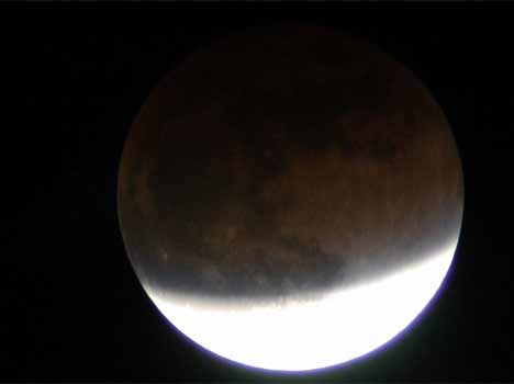 भोलि खण्डग्रास चन्द्रग्रहण लाग्ने, के–के गर्न हुँदैन ?