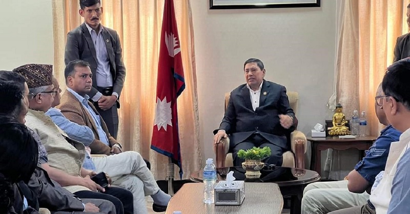 गृहमन्त्री भेटेर कांग्रेसका युवा नेताले भने– तपाईंलाई सहयोग गर्न आएका हौँ