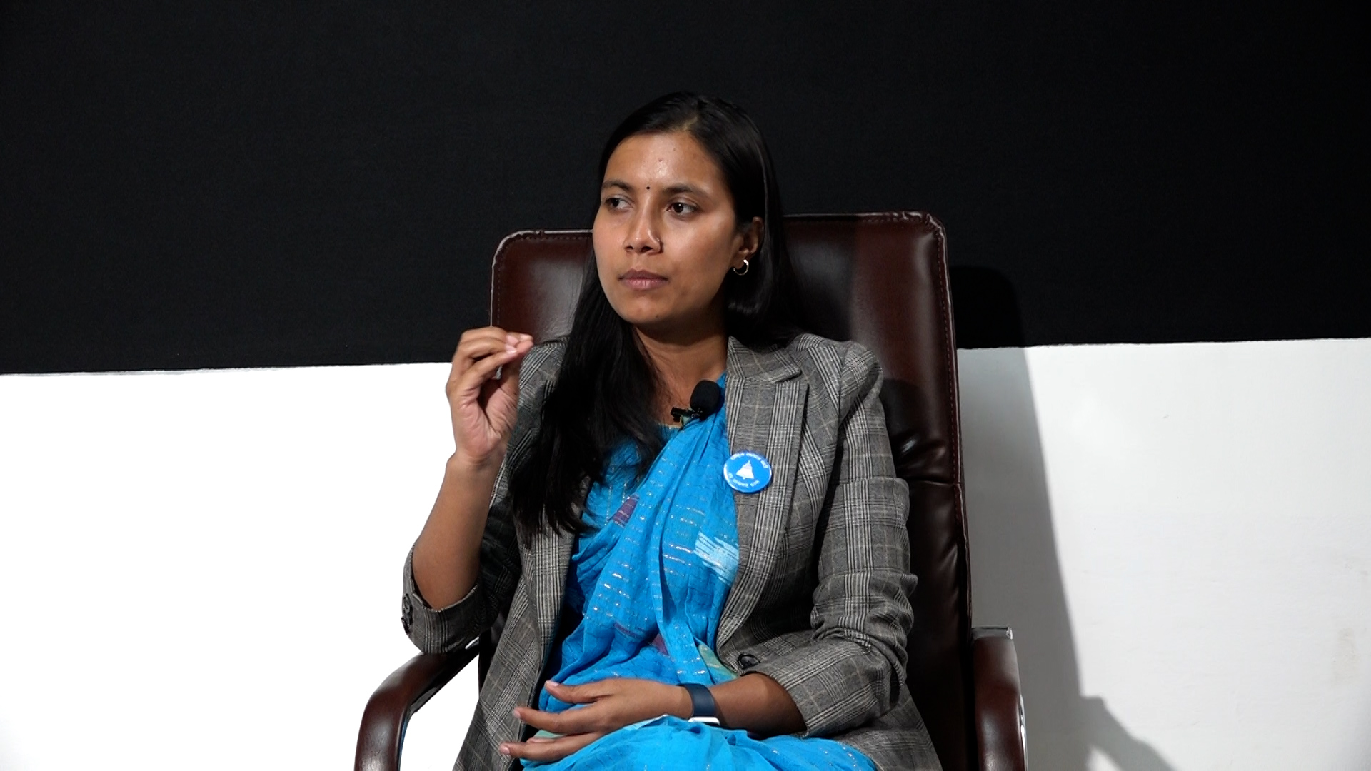 सरकारले खिचडी जस्तो बनाएर विधेयकहरु संसदमा पेश गर्नुहुन्नः सोविता गौतम