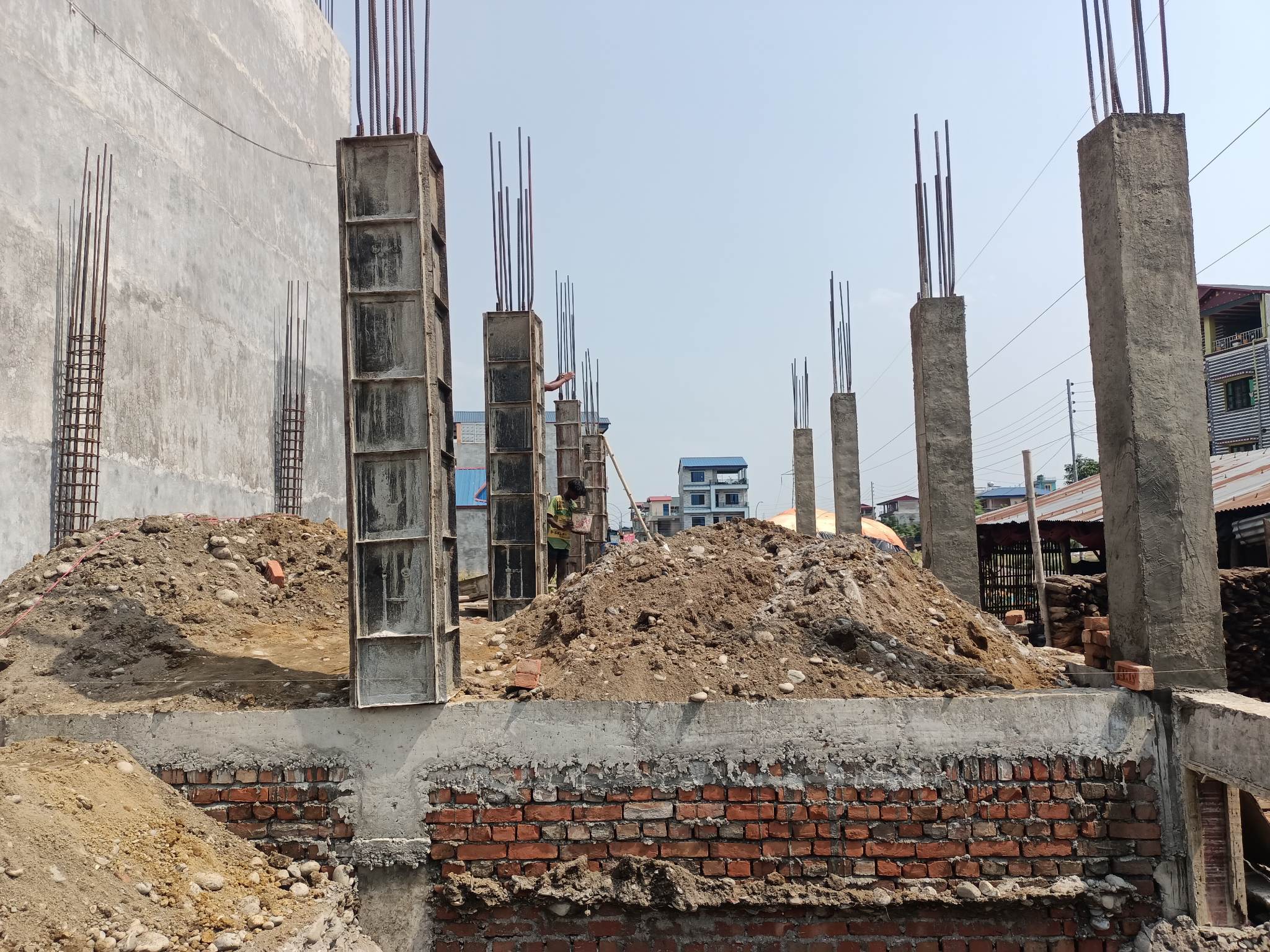 प्रेस चौतारी चितवनको भवन निर्माणमा एमाले नेता नारायण खनालले गरे आर्थिक सहयोग