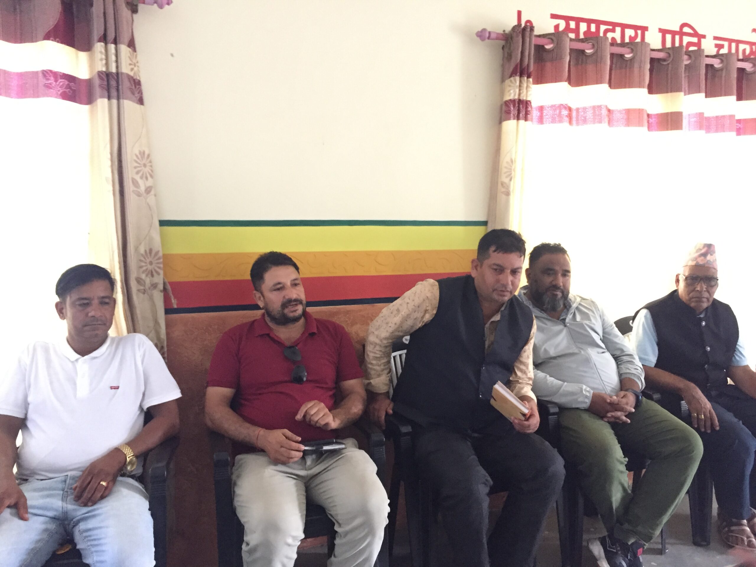 सिमानाबाट दुग्धजन्य पदार्थ भित्रिए आन्दोलन गर्ने चितवनका किसानको चेतावनी