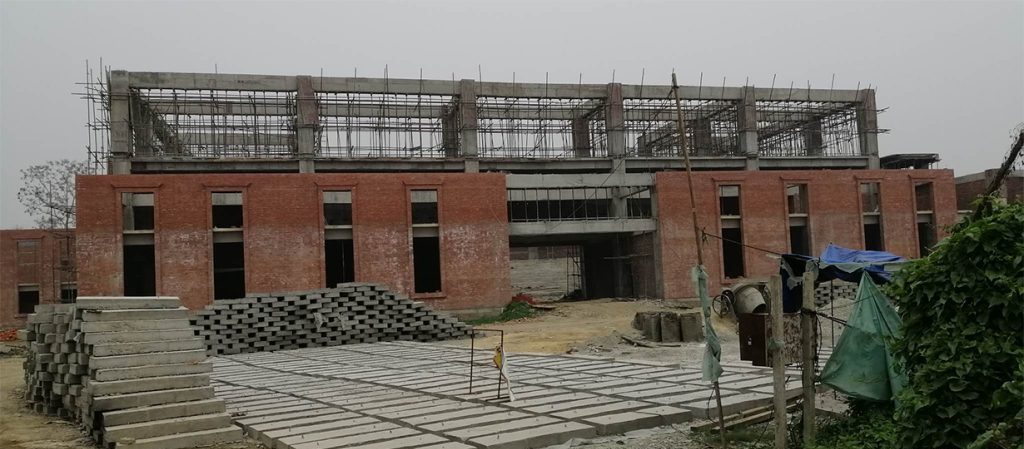 २७ महिनामा बन्नुपर्ने भरतपुर सिटी हलको काम ३३ महिनामा आधा मात्रै !