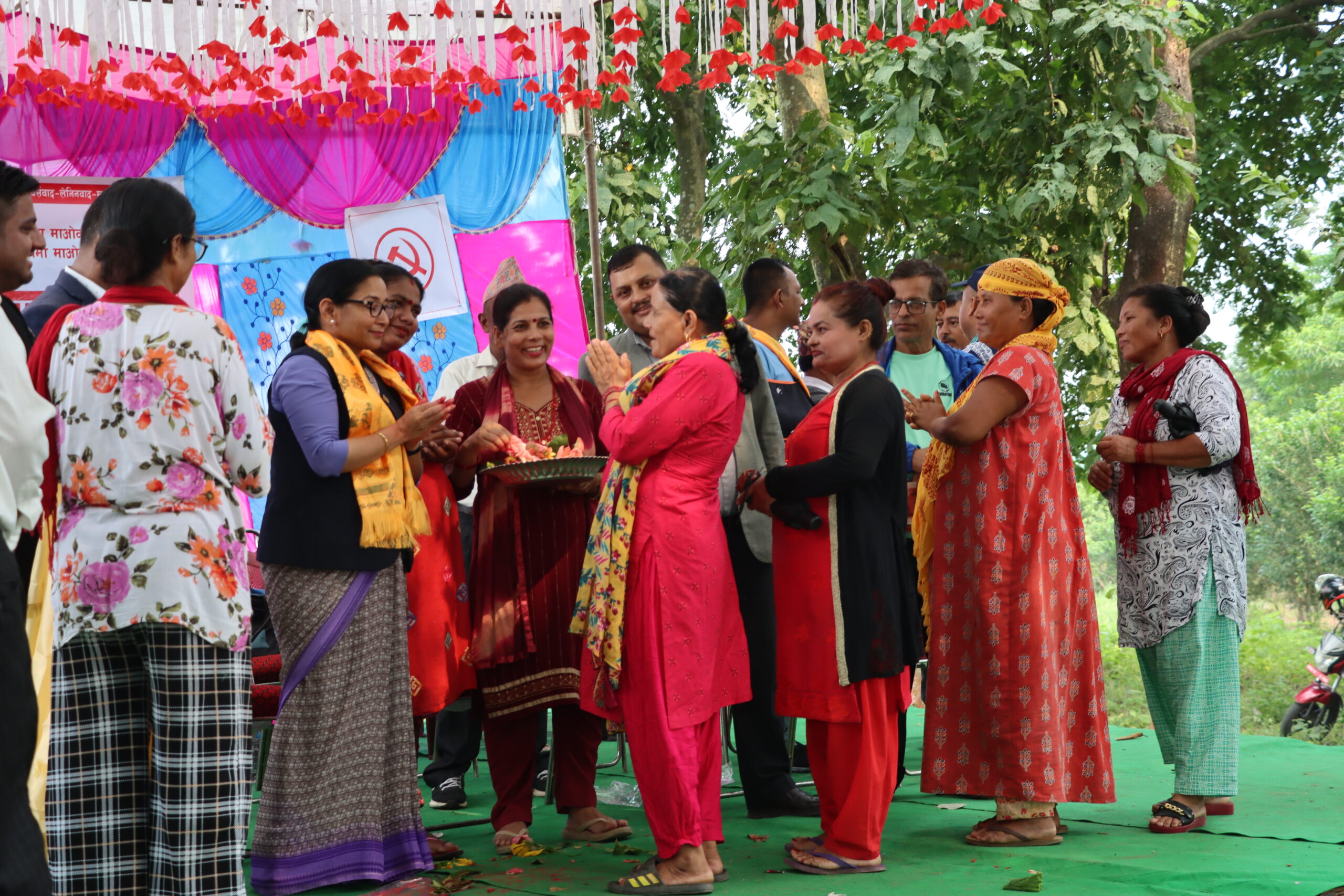 भरतपुर–२४ मा काँग्रेसको सिंगो वडा कमिटीसहित २८३ जना माओवादी केन्द्र प्रवेश