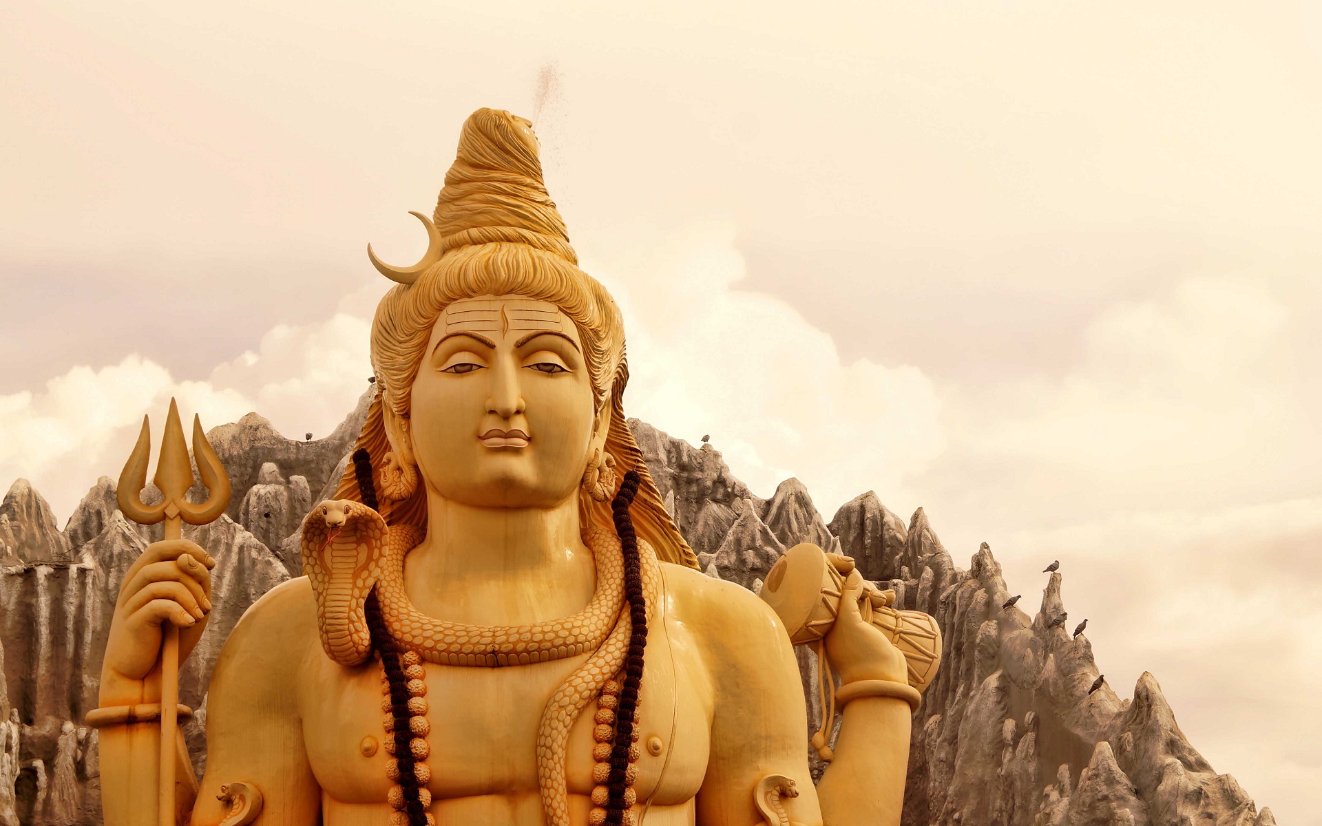 आज महाशिवरात्रि पर्व, भगवान् शिवको पूजा–आराधना गरि मनाइँदै