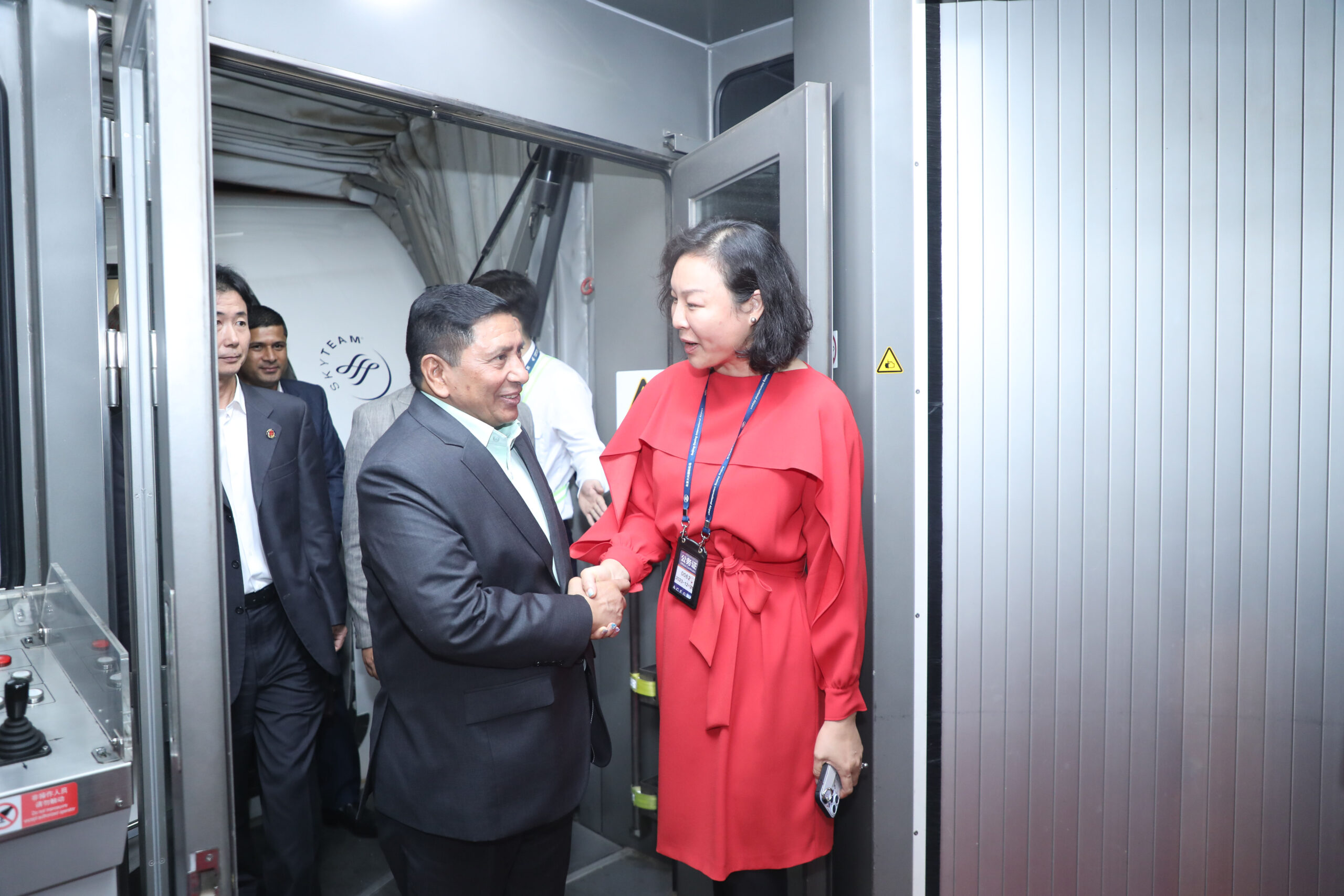 बेइजिङ भ्रमणमा उपप्रधानमन्त्री श्रेष्ठ