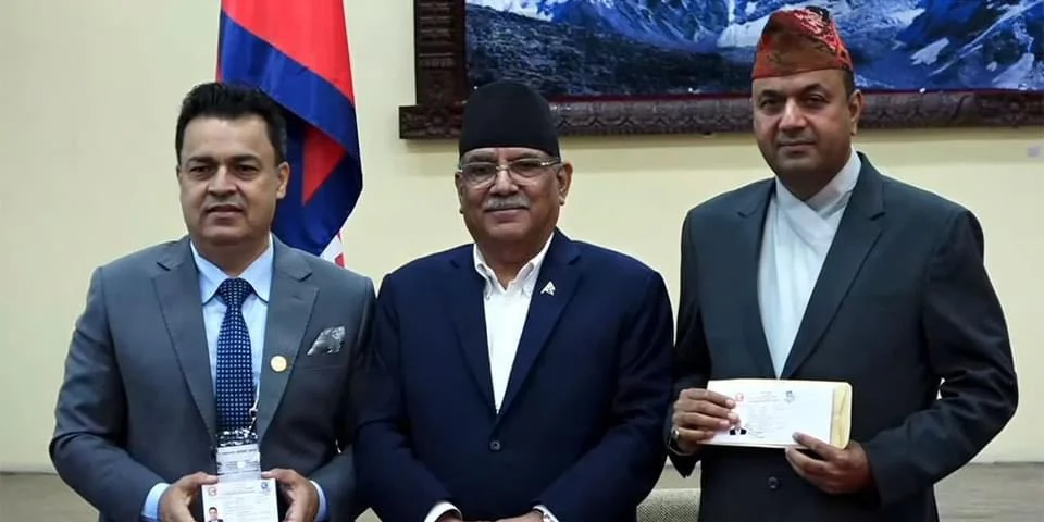 सरकारद्वारा दुई जना गैरआवासीय नेपालीलाई नागरिकता प्रदान