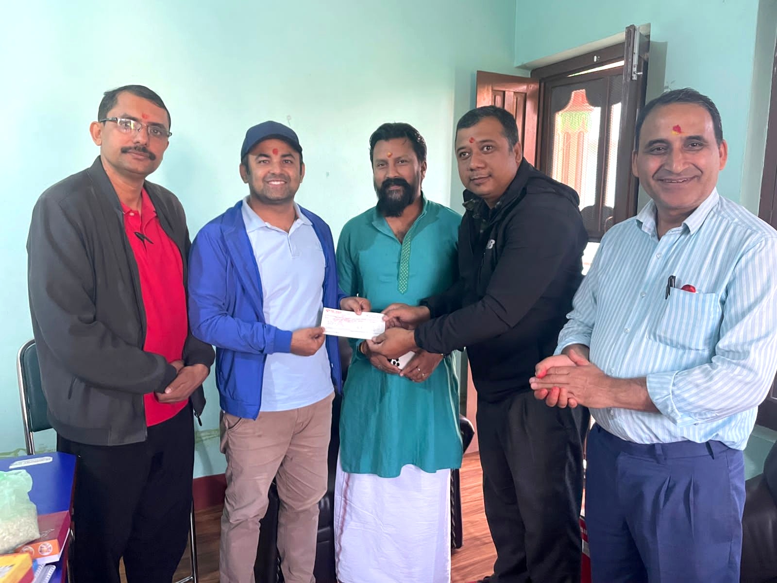 जन्मदिनमा पत्रकार देवकोटाद्वारा प्रेस चौतारी चितवनको भवन निर्माणार्थ आर्थिक सहयोग