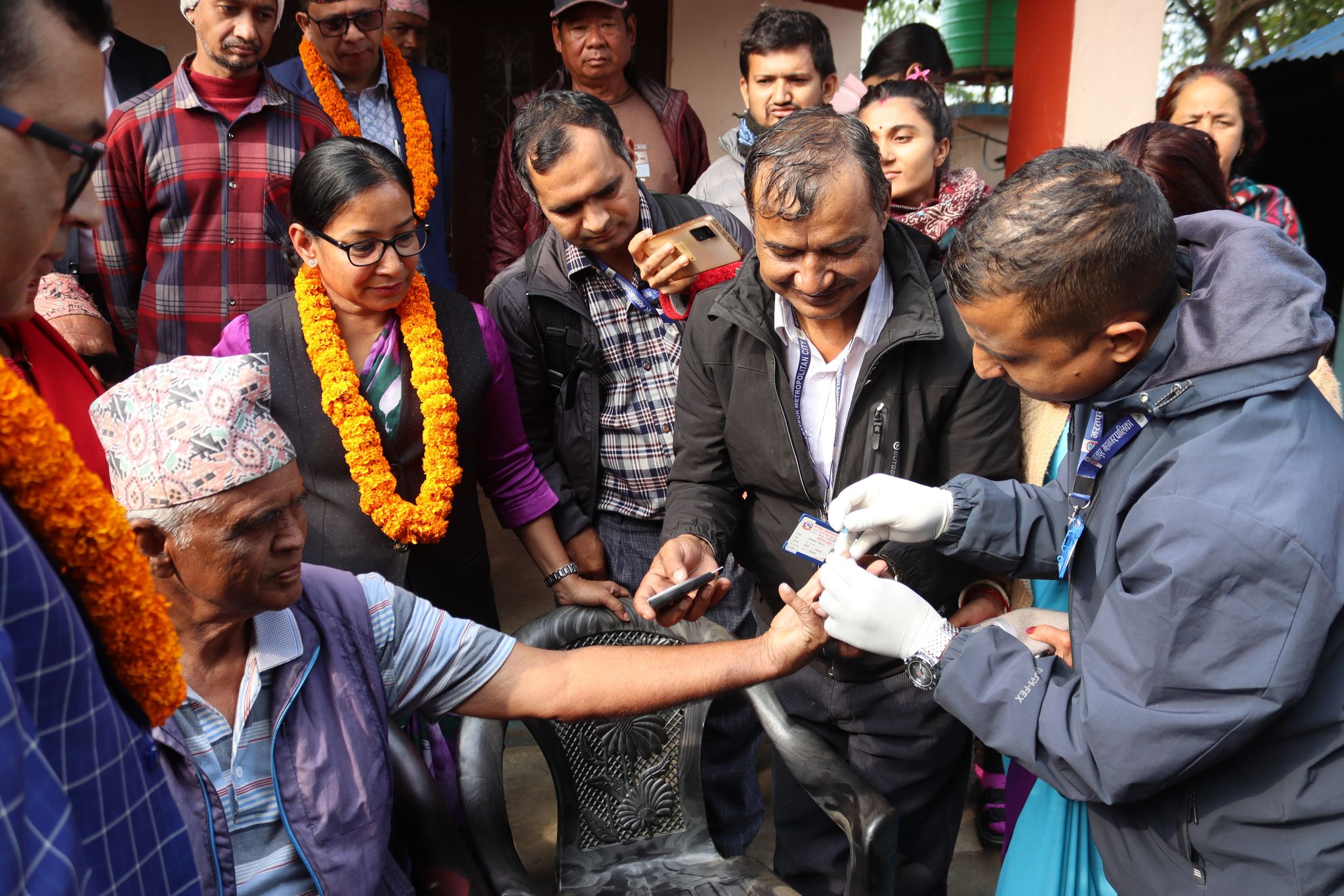 भरतपुर महानगरमा समुदायसँग मेयर स्वास्थ्य कार्यक्रम, रेनुले गरिन् उद्घाटन