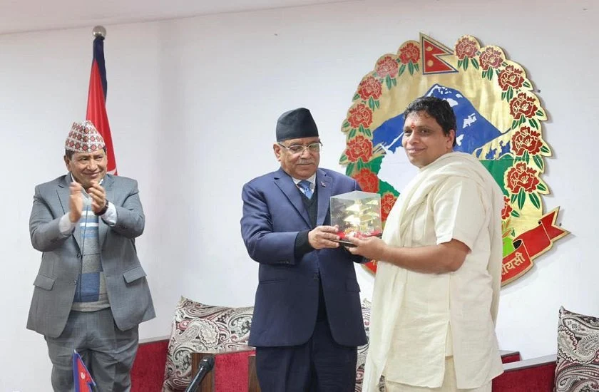 पतञ्जलि योगपीठका अध्यक्ष बालकृष्णले भेटे प्रधानमन्त्री