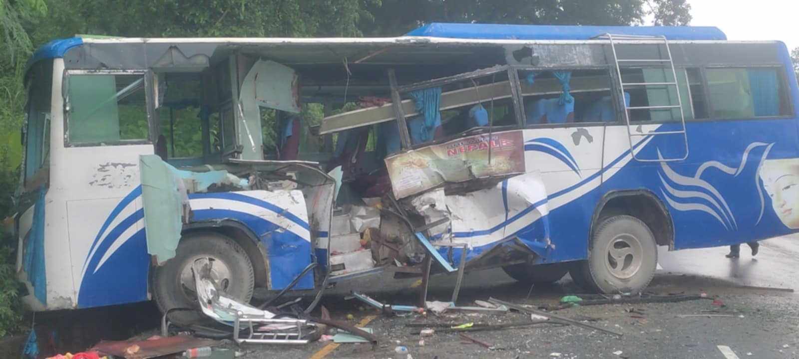 नारायणगढ–मुग्लिनको भतेरीमा बस र तेल ट्यांकर ठोक्किदा १६ जना घाइते (नामसहित)