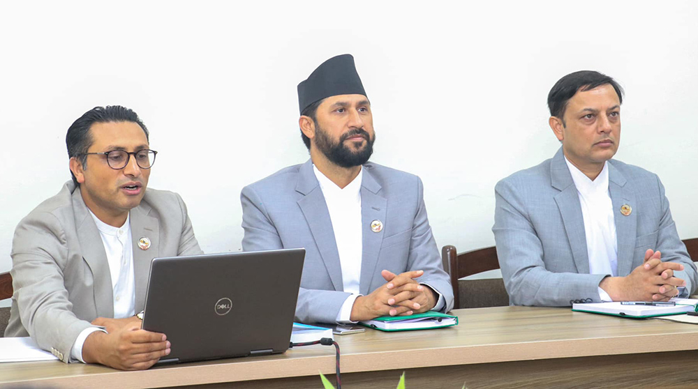 रास्वपाले आज पत्रकार सम्मेलन गर्दै