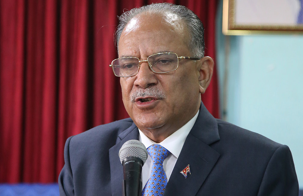 प्रचण्डले प्रधानमन्त्री ओलीलाई भने–तपाई त फेल हुनुभयो, किन बसिराखेको प्रधानमन्त्रीमा