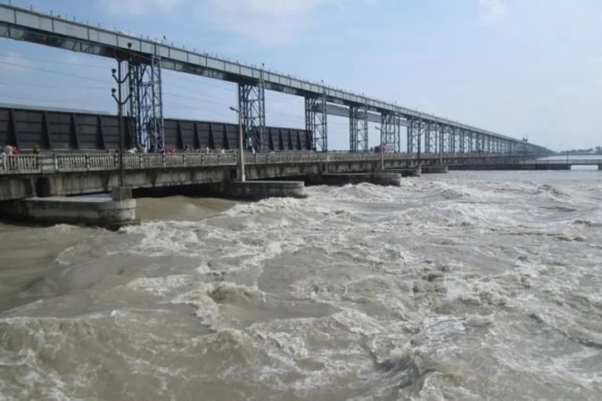 कोशी ब्यारेजका सबै ढोका खोलियो