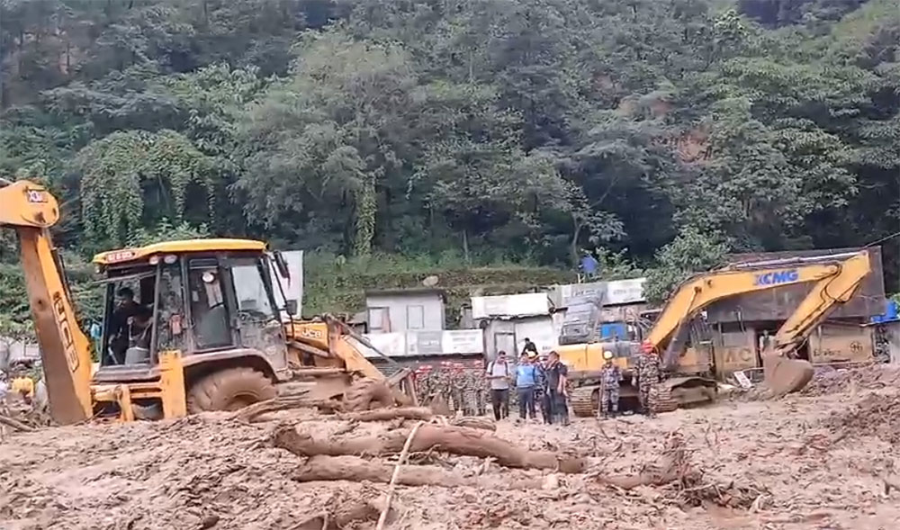 बाढी-पहिरोबाट मृत्यु हुनेको संख्या २०४ पुग्‍यो, २८ बेपत्ता
