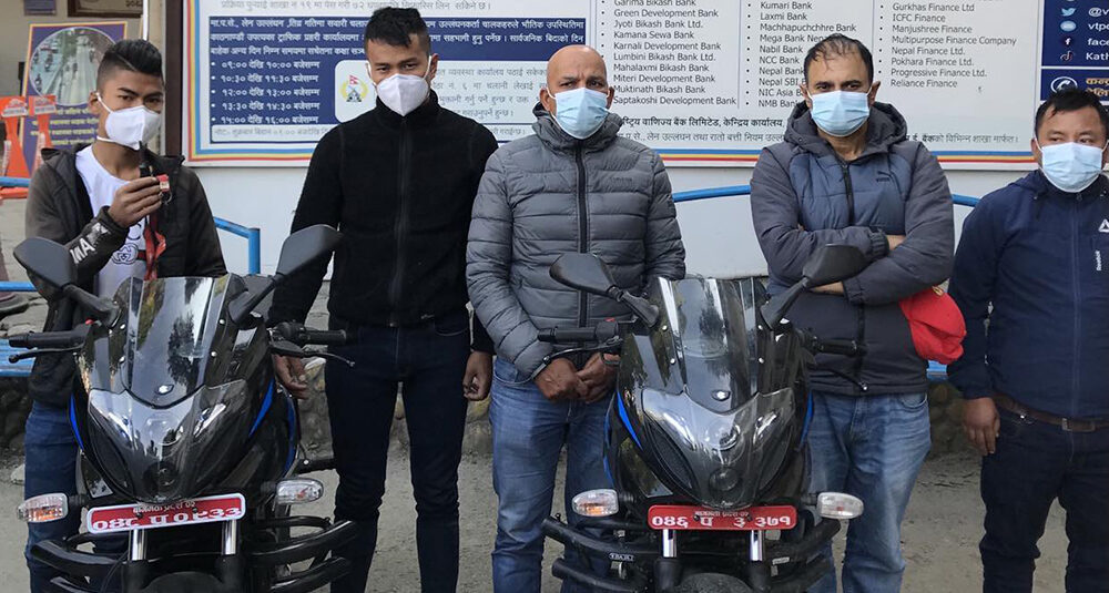 मोटरसाइकल चोरीमा संलग्न पाँच जना पक्राउ