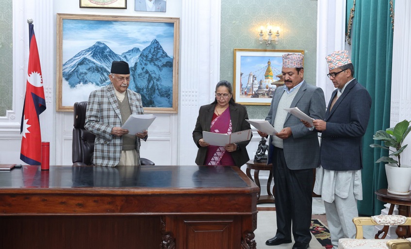 प्रधानमन्त्री समक्ष तीन विश्वविद्यालयका उपकुलपतिले लिए शपथ