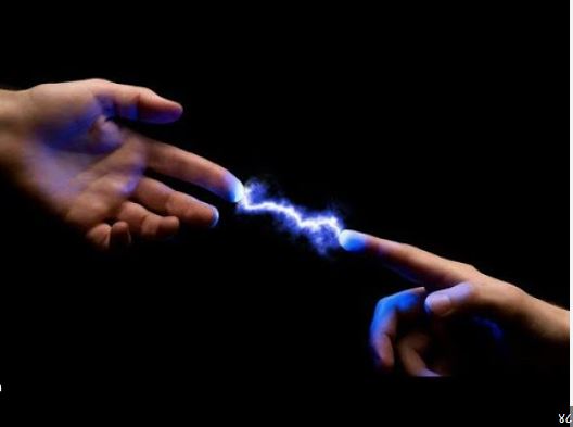 एक अर्कालाइ छुँदा किन करेन्ट लाग्छ ? जान्नुहोस्