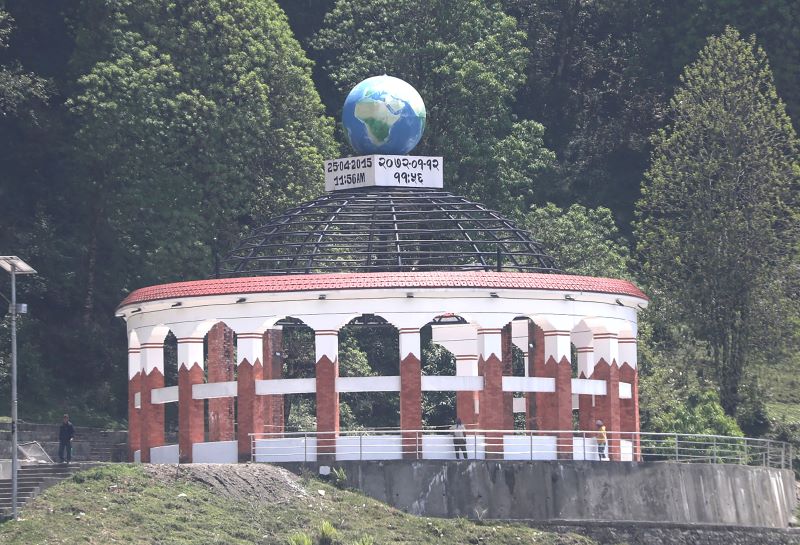 विनाशकारी भूकम्प गएको एक दशक पुरा, कति भयो पुनःनिर्माण ?